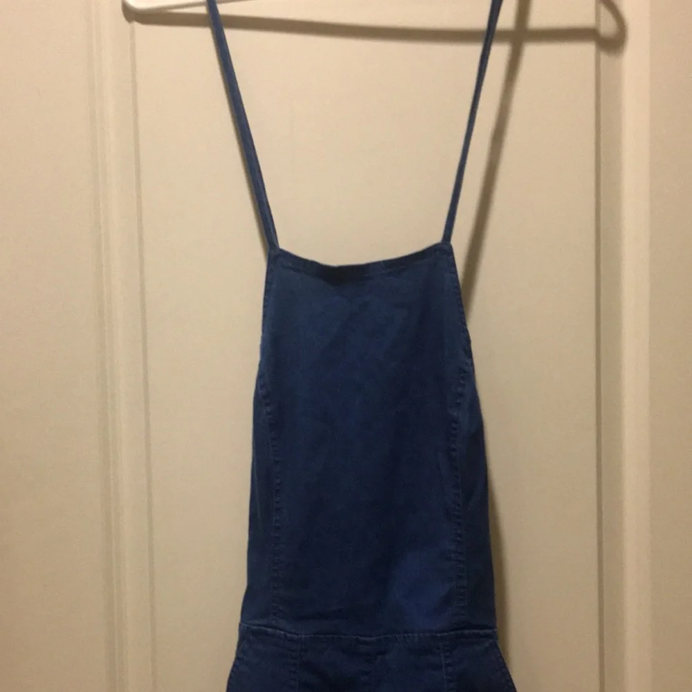 Lush womens spaghetti Crisscross Denim Romper shorts stretch pockets size S
